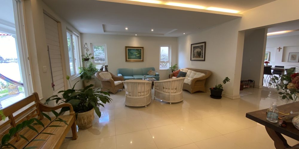 1483EDF3-F915-4BAC-A4B5-0B48755FF6AF