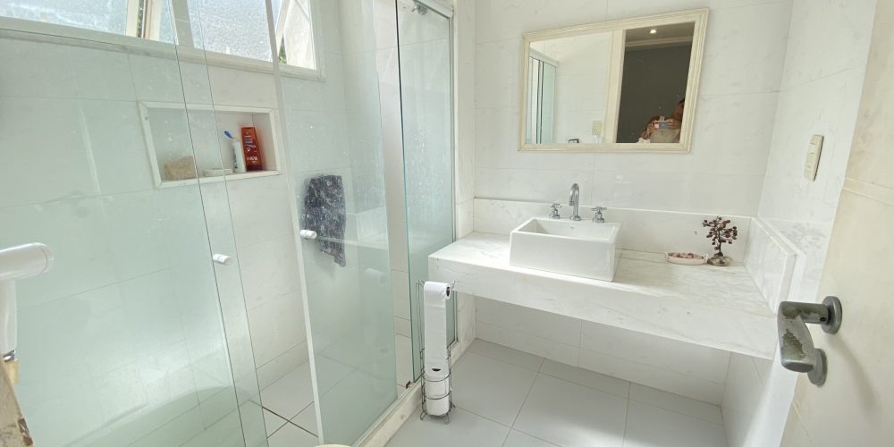 3F61A9E7-9F27-4B68-A68D-66D577B183D6