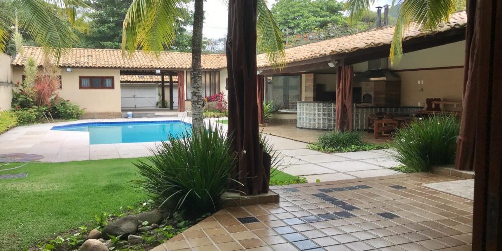 ADE75B05-4A32-4F48-96D1-A098CC1C1112