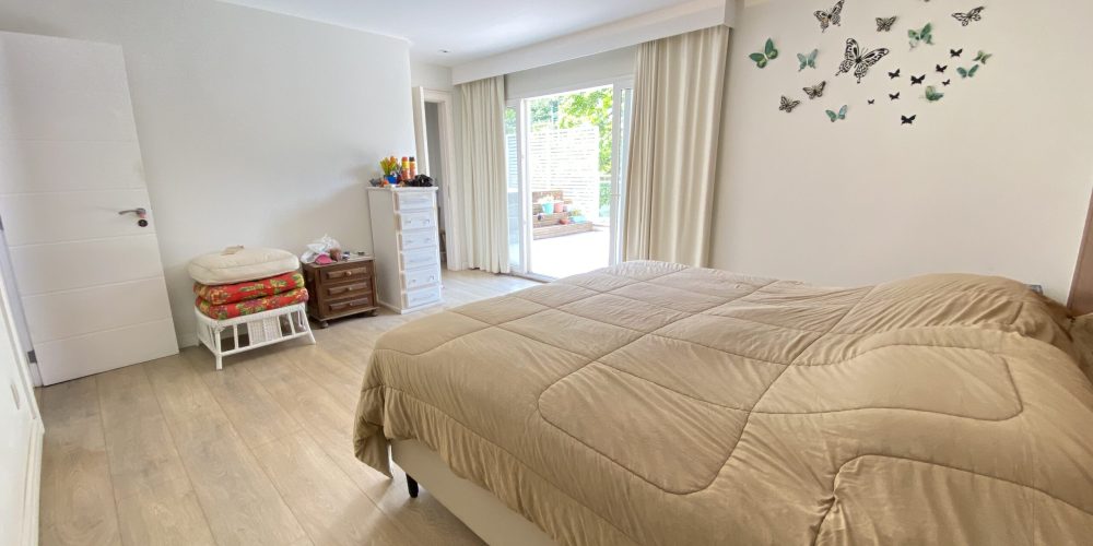 AE73086A-E57F-4A17-815B-1FE8B2CE78D4