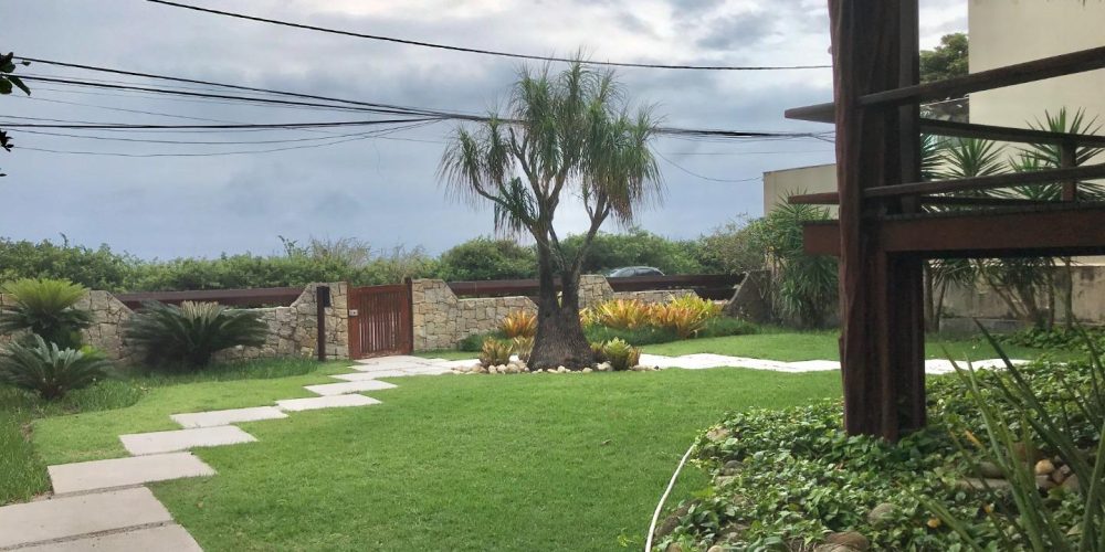 B8DEE237-80A9-4DA5-B6D8-41E4AF30331F